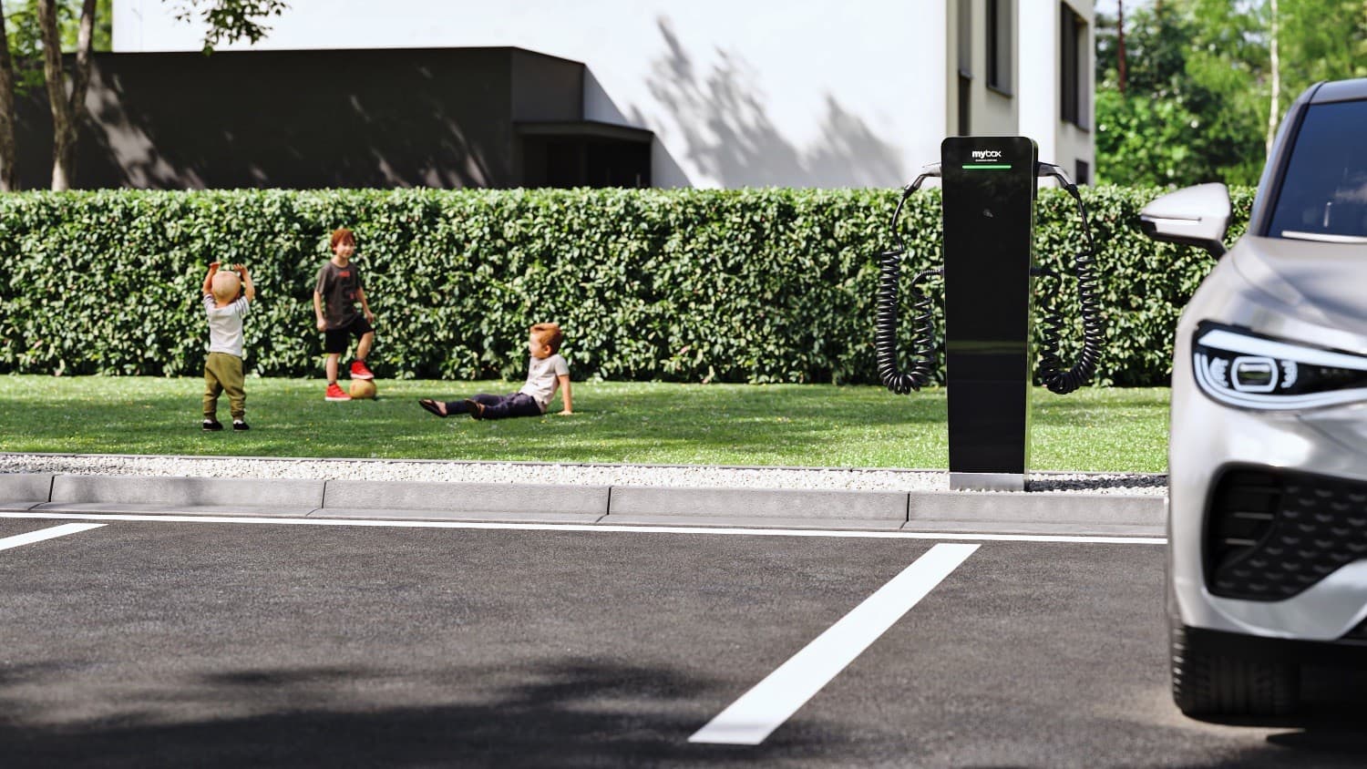 Charging an Electric Car: Is There Really Nowhere to Charge?